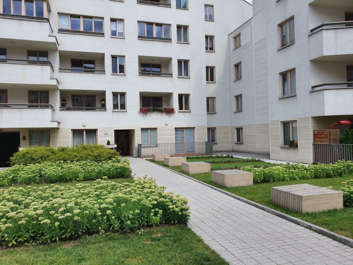 Private Garden In City Center P4You Pl 크라쿠프 외부 사진